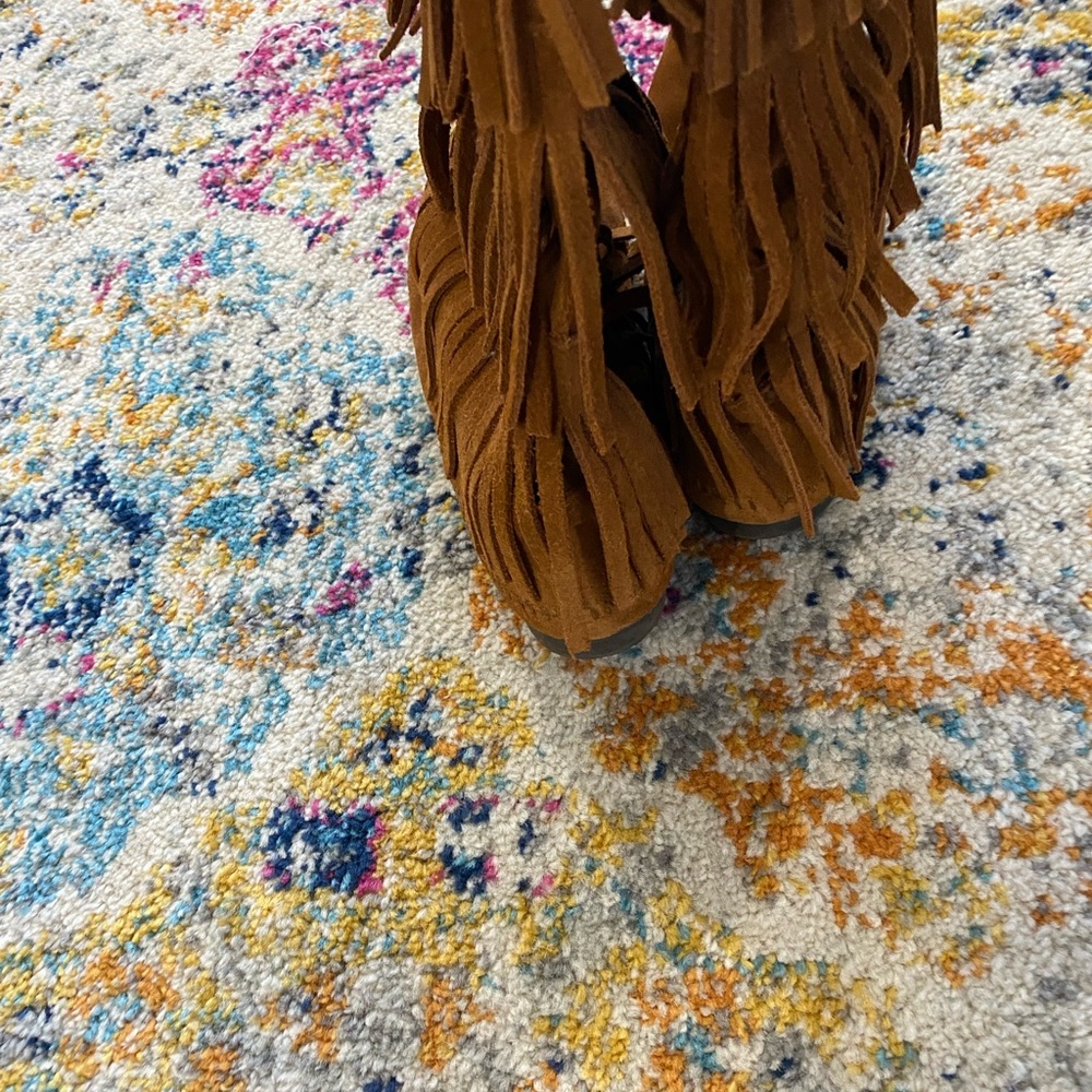 Minnetonka moccasin boots - Picture 2 of 4